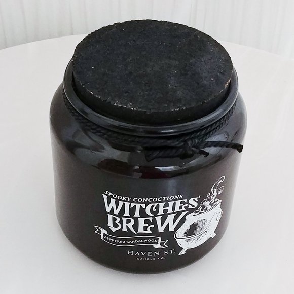 Haven St Candle Co Spooky Concoctions Witches' Brew Peppered Sandalwood Candle - Picture 2 of 3